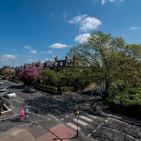 73 East Parade, Cherry Tree Modern 3-bed Duplex In With 75 Inch Tv - Pass The Keys Apartament