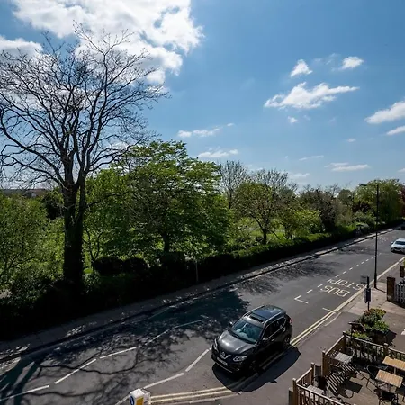 Apartament 73 East Parade, Cherry Tree Modern 3-bed Duplex In With 75 Inch Tv - Pass The Keys *