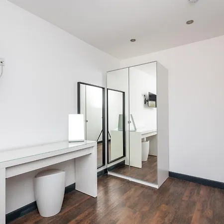 73 East Parade Cherry Tree - Modern 3-bed Duplex In With 75 Inch Tv - Pass The Keys * يورك