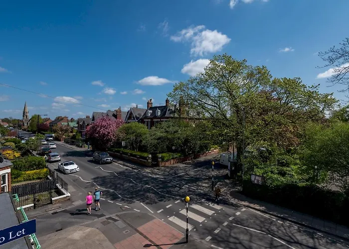 73 East Parade, Cherry Tree Modern 3-bed Duplex In With 75 Inch Tv - Pass The Keys Apartman