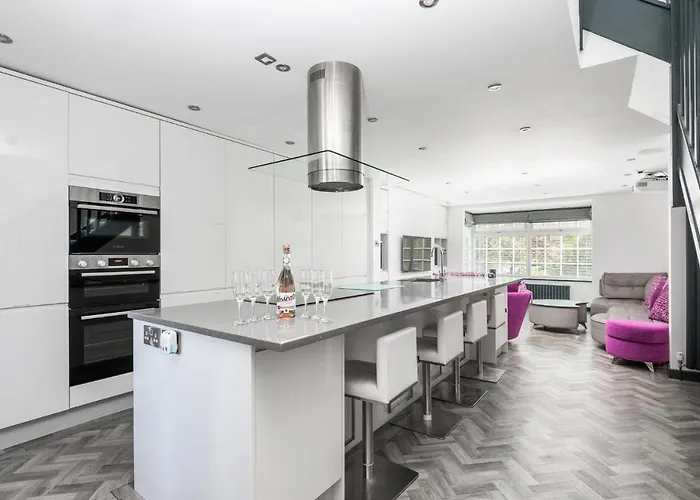 Apartman 73 East Parade, Cherry Tree Modern 3-bed Duplex In With 75 Inch Tv - Pass The Keys *