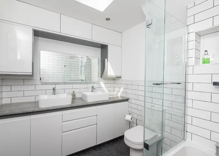 Apartman 73 East Parade, Cherry Tree Modern 3-bed Duplex In With 75 Inch Tv - Pass The Keys *