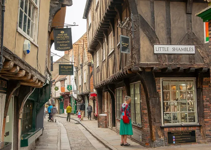 Apartman 73 East Parade, Cherry Tree Modern 3-bed Duplex In With 75 Inch Tv - Pass The Keys *