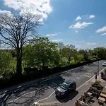 Daire 73 East Parade, Cherry Tree Modern 3-bed Duplex In With 75 Inch Tv - Pass The Keys *