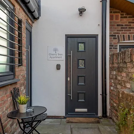 73 East Parade, Cherry Tree Modern 3-bed Duplex In With 75 Inch Tv - Pass The Keys * Γιορκ