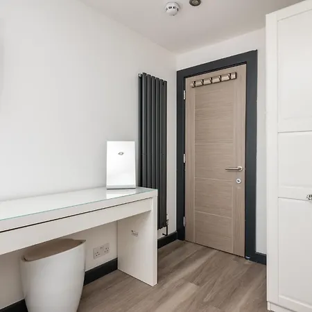 Апартаменты 73 East Parade Cherry Tree - Modern 3-bed Duplex In With 75 Inch Tv - Pass The Keys